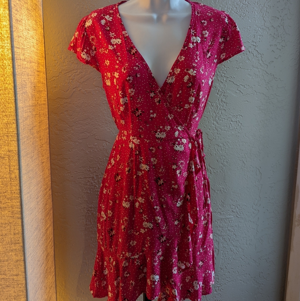 Mossimo Pink floral wrap dress size Extra small